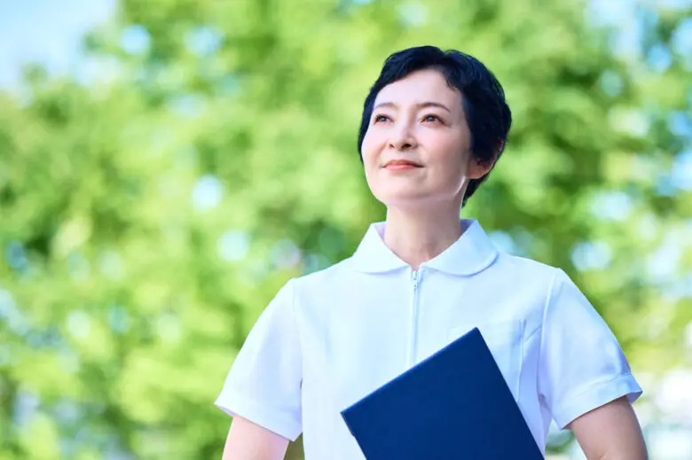 残業で苦しむ看護師のための「完全定時帰宅マニュアル」 残業で苦しむ看護師のための「完全定時帰宅マニュアル」 残業で