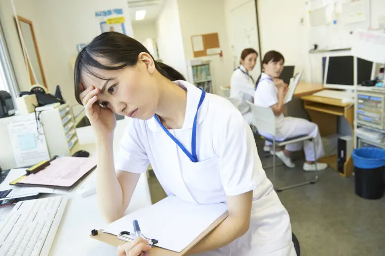 看護師に聞いた「定時で帰りたいとき」の対策とは？無駄残業を