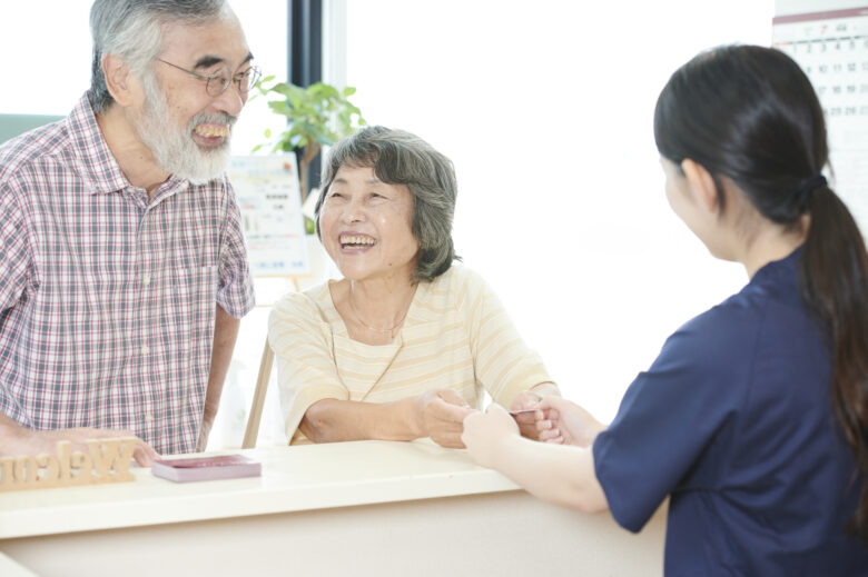患者が医療費を払えないときの対処法｜後払いやキャッシュレス決済を活用する方法を解説