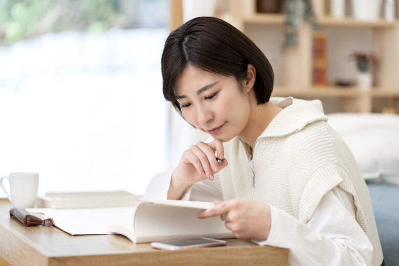 看護師に聞いた！忙しい中でもできる勉強方法まとめ【現役ナースのリアルな工夫】