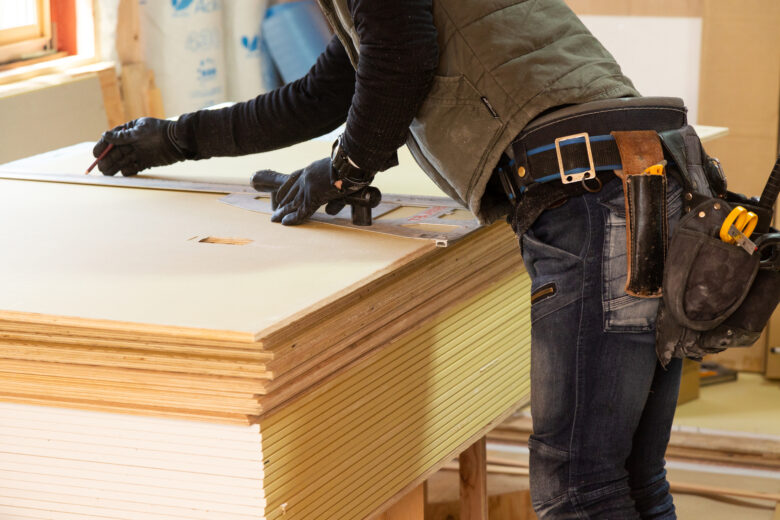 クリニック内装工事の坪単価・費用相場｜科目別コストと法規制リスクを解説