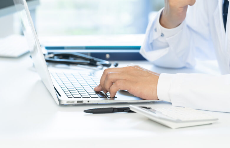 2027年問題チェックリスト ー 電子カルテ乗り換え判断の完全ガイド