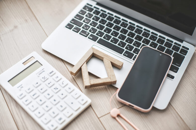 端末価格が上がり続けるクリニックに「クラウドのTCOが安い」は本当か — ハードウェアコスト高騰時代の電子カルテ総コスト比較