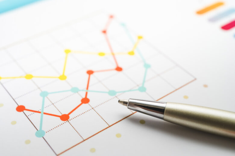 月次データを院長が自分で読む時代は終わった——AI経営分析がクリニックの「気づかない損失」を見つける