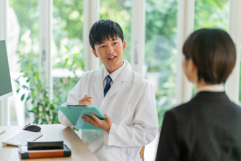 産業医の求人｜嘱託と専属の違い、資格要件と、実際の業務内容