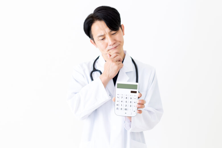医者の給料はいくら？勤務医と開業医の実額を公的統計で比べる