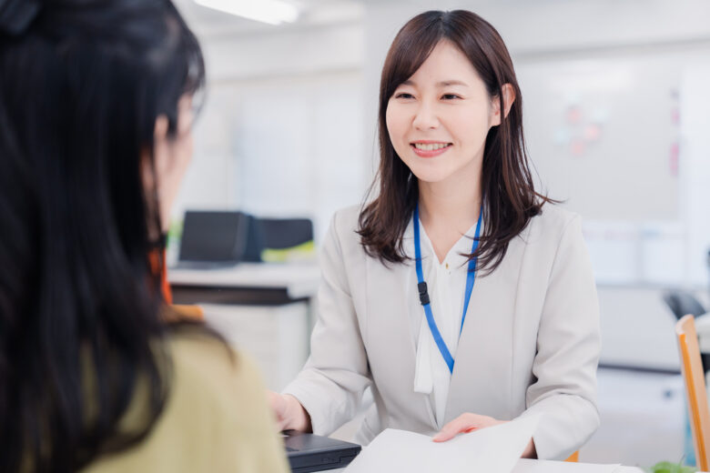 保険証の住所変更はどこで何をする？国保・協会けんぽ・健保組合・後期高齢者の手続き先と期限、マイナ保険証と資格確認書の場合